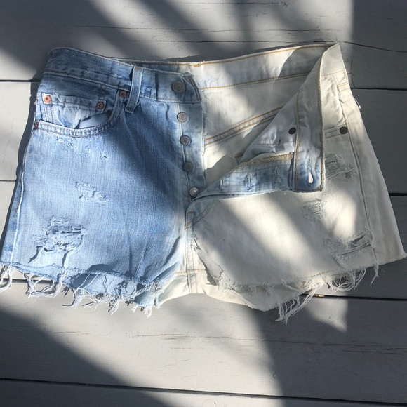 Levi's Pants - VINTAGE ♻️LEVIS 501 jean shorts distre buttonfly